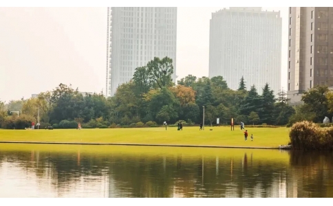 產(chǎn)業(yè)園區(qū)物業(yè)服務(wù)：邁向新高度